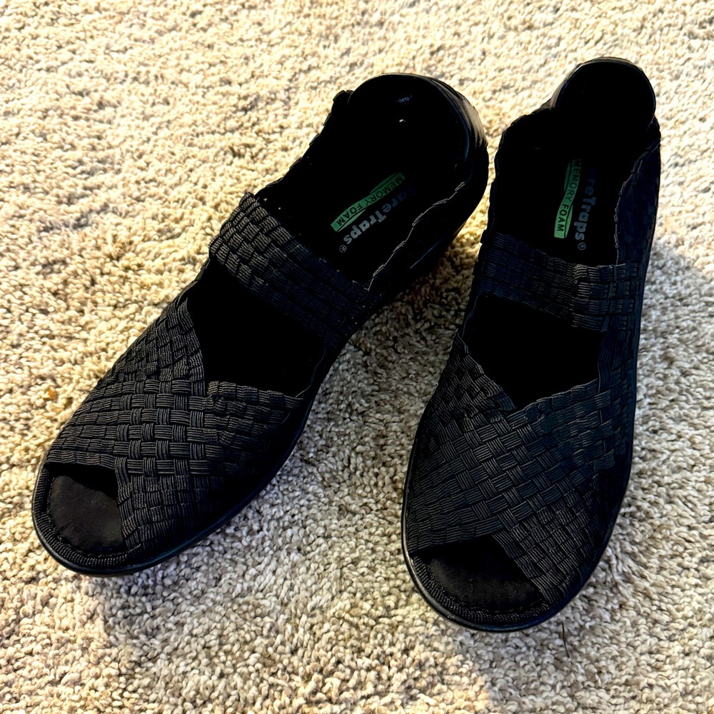 Like New BareTrapa Umma Black Sandals, Size 8.5